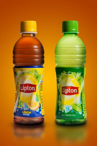 Bangkok, Thailand - July 23, 2014: Lipton Ice Green Tea drink i — Stock Photo, Image