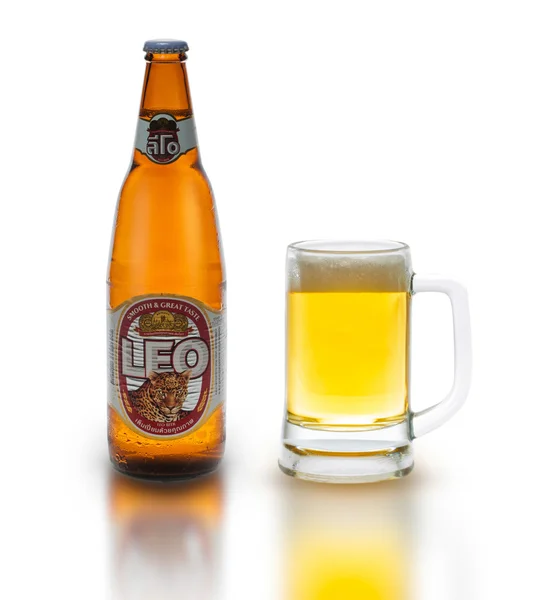 Thailand, Bangkok - June 6, 2014: Bottle of Leo beer. Leo beer c — Stock Photo, Image