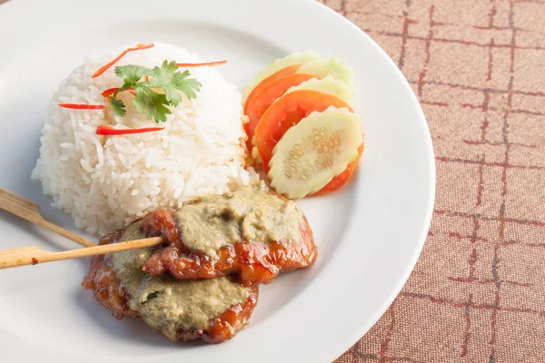 Arroz de comida Tailândia com porco grelhado — Fotografia de Stock