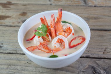 Hindistan cevizi sütü ve havlıcan Tay gıda karides