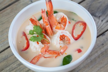 Hindistan cevizi sütü ve havlıcan Tay gıda karides