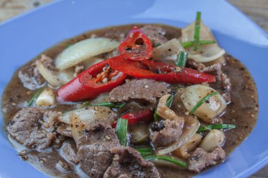 Tay gıda: karabiber kızartılmış sığır eti