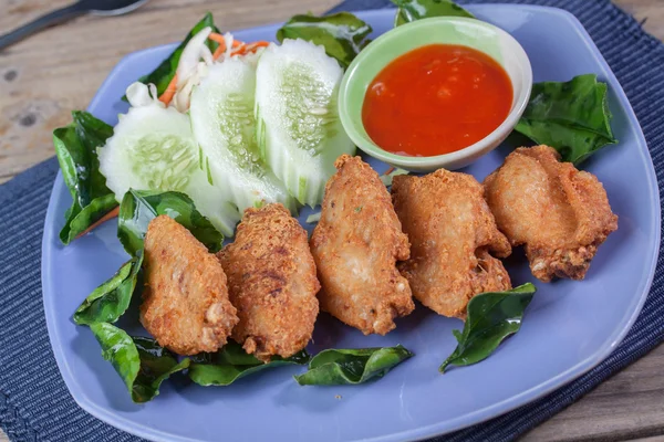 Asas de frango fritas — Fotografia de Stock