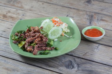 Derin yağda kızartılmış Marine domuz eti