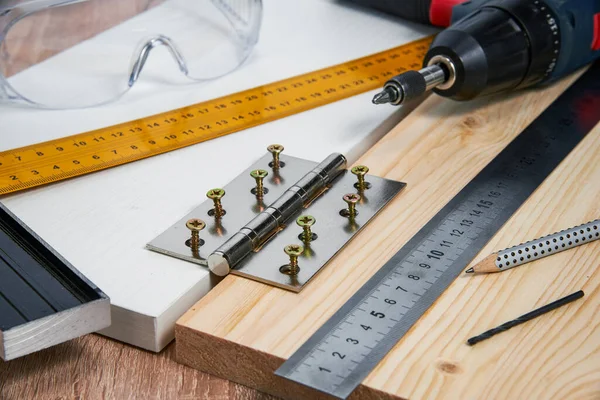 Instalación Bisagras Muebles Aglomerado Herramientas Accesorios Necesarios Para Realizar Trabajo — Foto de Stock