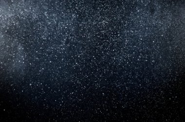 Soyut beyaz toz patlama.