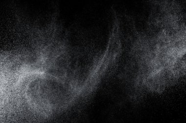 Siyah arkaplanda soyut su sıçramaları