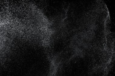 Siyah arkaplanda soyut su sıçramaları