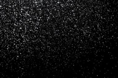 Siyah arkaplanda soyut su sıçramaları