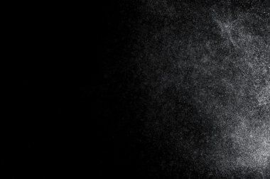 Siyah arkaplanda soyut su sıçramaları