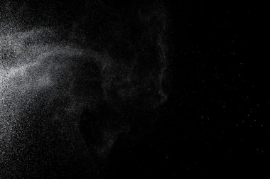 Siyah arkaplanda soyut su sıçramaları