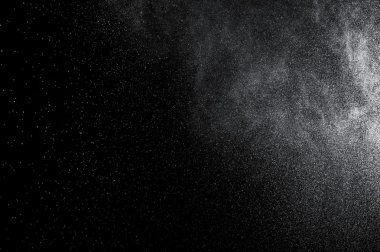 Siyah arkaplanda soyut su sıçramaları