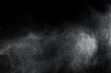 Siyah arkaplanda soyut su sıçramaları