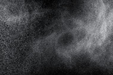 Siyah arkaplanda soyut su sıçramaları