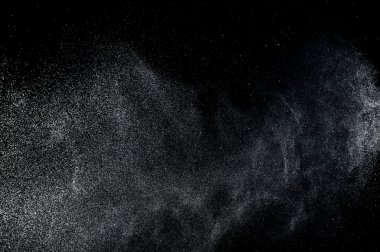 Siyah arkaplanda soyut su sıçramaları