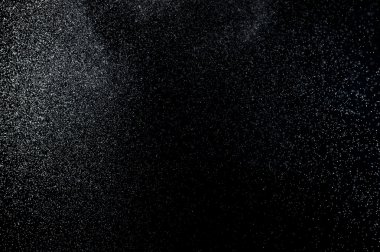 Siyah arkaplanda soyut su sıçramaları