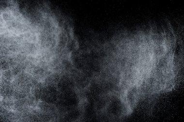 Siyah arkaplanda soyut su sıçramaları