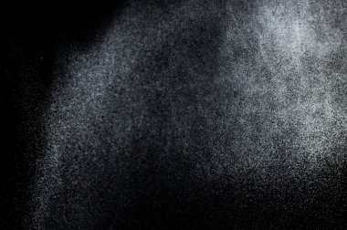 Siyah arkaplanda soyut su sıçramaları