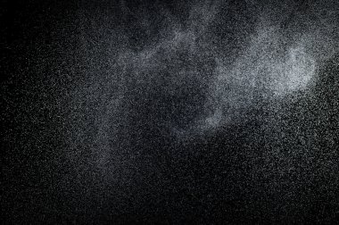 Siyah arkaplanda soyut su sıçramaları