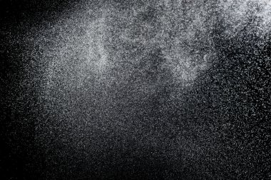 Siyah arkaplanda soyut su sıçramaları