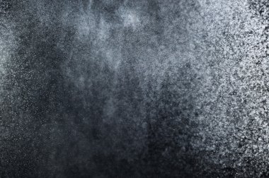 Siyah arkaplanda soyut su sıçramaları