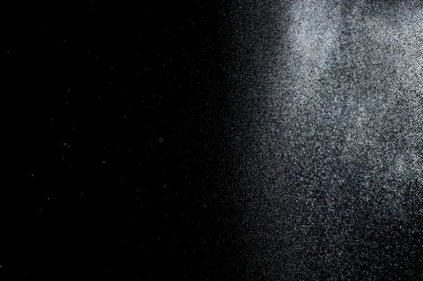 Siyah arkaplanda soyut su sıçramaları