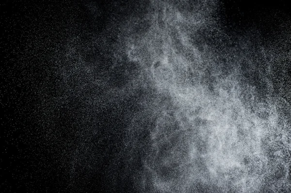 Siyah arkaplanda soyut su sıçramaları