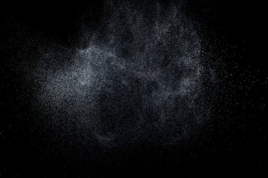 Siyah arkaplanda soyut su sıçramaları