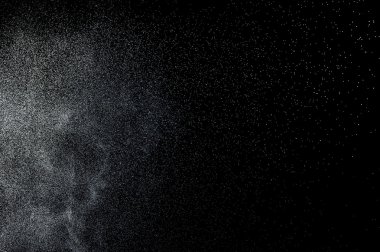 Siyah arkaplanda soyut su sıçramaları