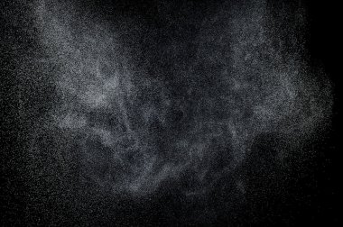 Siyah arkaplanda soyut su sıçramaları