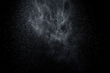 Siyah arkaplanda soyut su sıçramaları