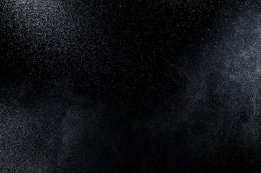 Siyah arkaplanda soyut su sıçramaları