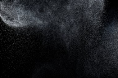 Siyah arkaplanda soyut su sıçramaları