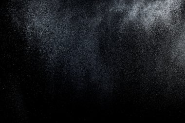 Siyah arkaplanda soyut su sıçramaları