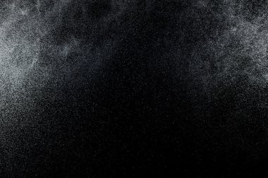 Siyah arkaplanda soyut su sıçramaları