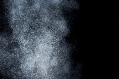 Soyut beyaz toz patlama 