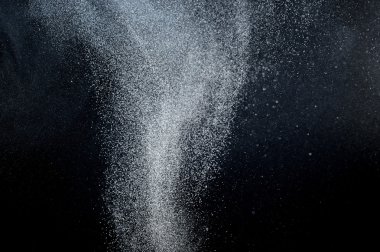 Soyut beyaz toz patlama 