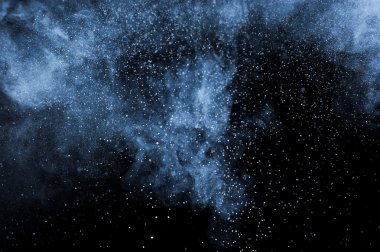 Soyut beyaz toz patlama