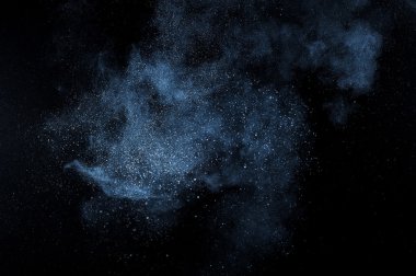 Soyut beyaz toz patlama