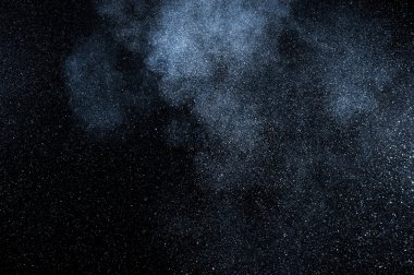 Soyut beyaz toz patlama