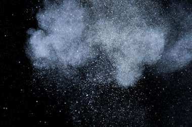 Soyut beyaz toz patlama