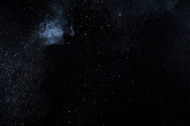 Soyut beyaz toz patlama