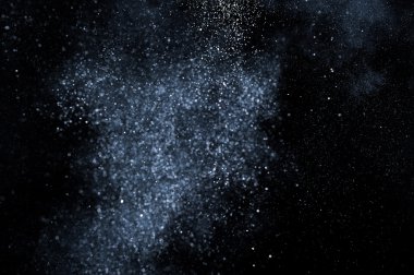 Soyut beyaz toz patlama