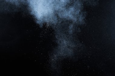 Soyut beyaz toz patlama