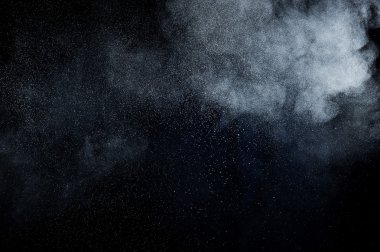 Soyut beyaz toz patlama