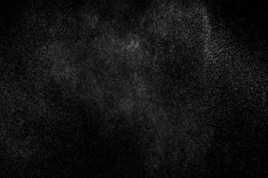 Siyah arkaplanda soyut su sıçramaları.