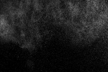 Siyah arkaplanda soyut su sıçramaları.