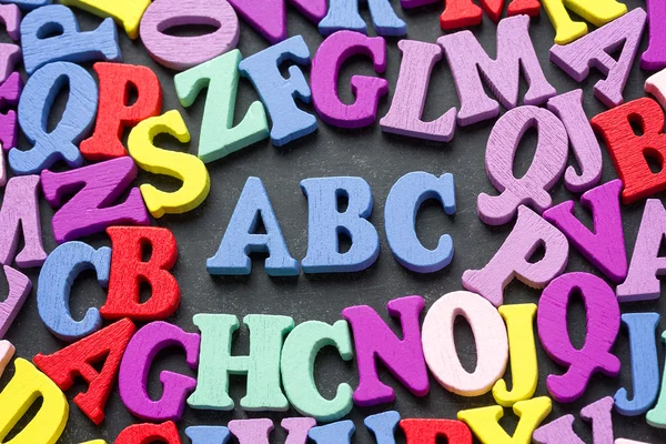 Алфавит ABC на доске — стоковое фото