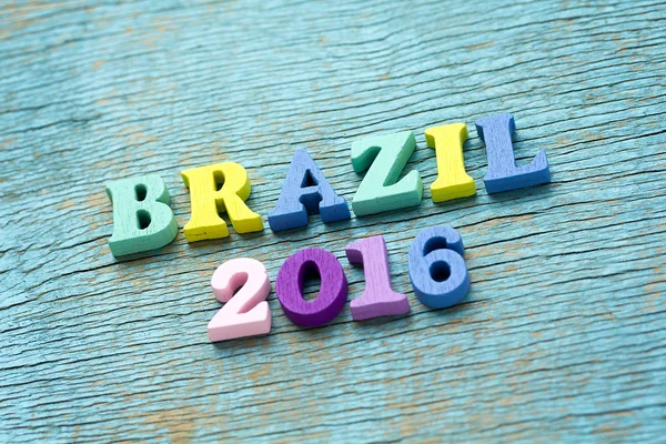 Brasil 2016 texto sobre fondo de madera vintage —  Fotos de Stock