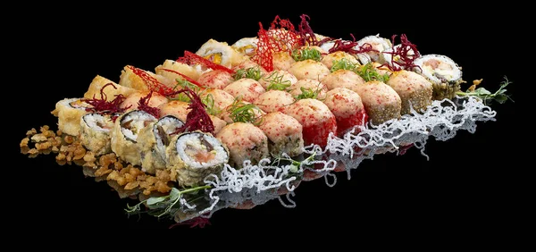 Een Set Van Diverse Grote Sushi Rollen Een Glanzende Zwarte — Stockfoto